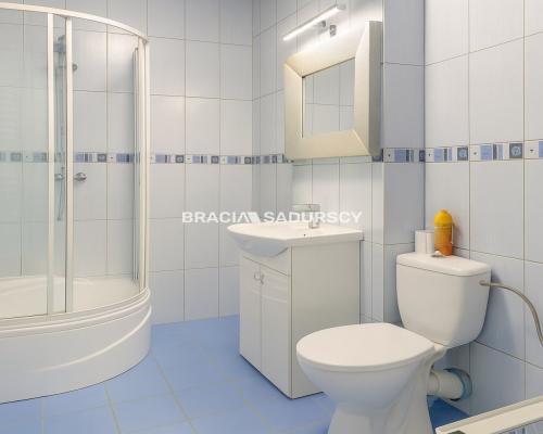 Osobna kuchnia, do wejścia. Prądnik Biały.