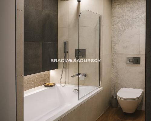 Wyższy standard, Kużnicy Kołłatajowskiej.