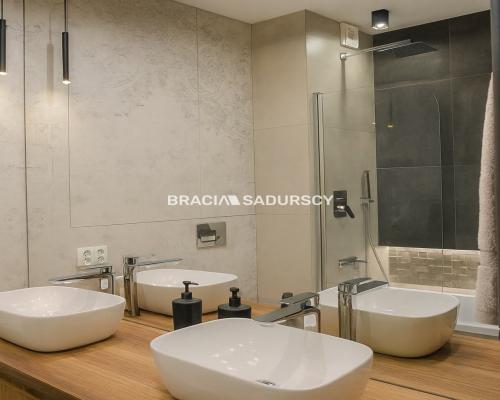 Wyższy standard, Kużnicy Kołłatajowskiej.