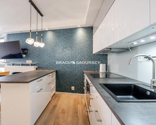 Komfortowe 3 pokoje z garażem oraz kom. lok.