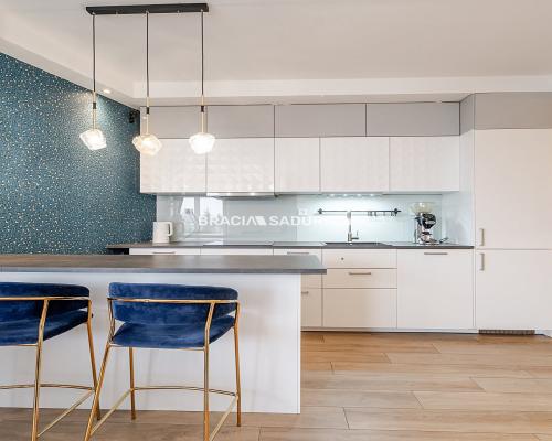 Komfortowe 3 pokoje z garażem oraz kom. lok.