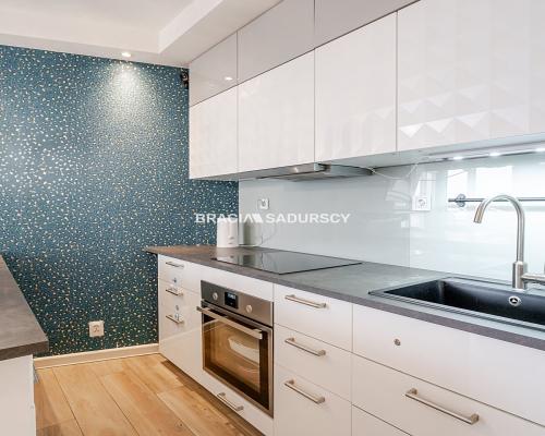 Komfortowe 3 pokoje z garażem oraz kom. lok.