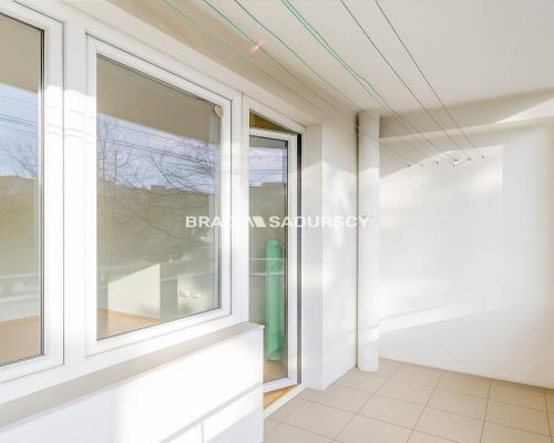 3 pok, 2 łazienki, balkon, 1 piętro, możliwy garaż