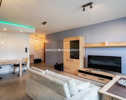 GUSTOWNE, ZADBANE 2-POKOJOWE NA RUCZAJU