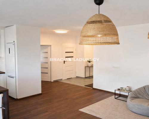 Świetna komunikacja, ulica Wizjonerów.