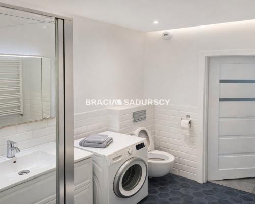 Świetna komunikacja, ulica Wizjonerów.