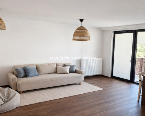 Świetna komunikacja, ulica Wizjonerów.