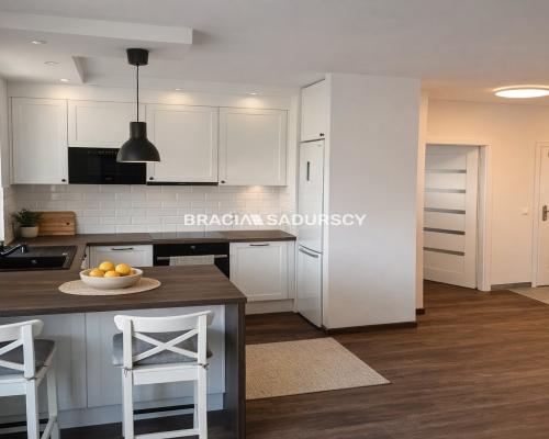 Świetna komunikacja, ulica Wizjonerów.