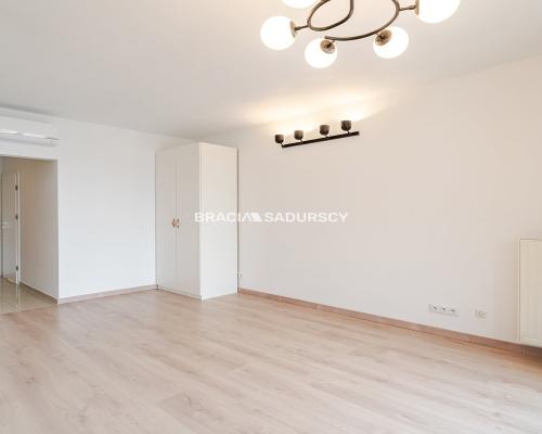 3-pok/ostatnie piętro/garaż/2 balkony/Ruczaj