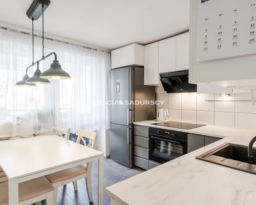 2 pok z osobną kuchnią i balkonem ul. Lipska