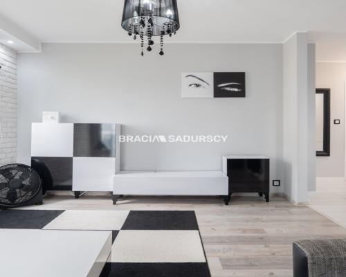 Sprzedam 2-pok/garaż/kom.lok/Górka Narodowa 42,8m2