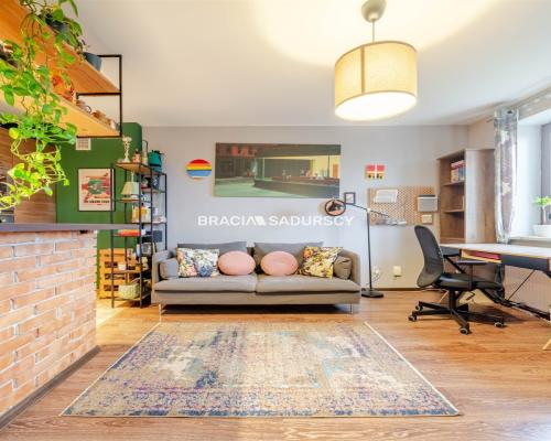 KLIMATYCZNE, ZADBANE 2-POKOJOWE Z BALKONEM