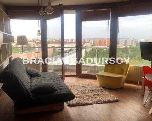 Atrakcyjny Apartament w Krakowie             KROWODRZA  GÓRKA- panorama/balkon-taras 22 m2   Oferujemy na sprzedaż bardzo at