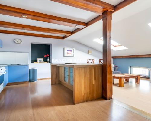 Mieszkanie w kamienicy 82 m2 stare miasto,poddasze