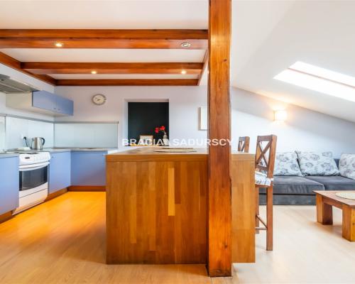 Mieszkanie w kamienicy 82 m2 stare miasto,poddasze