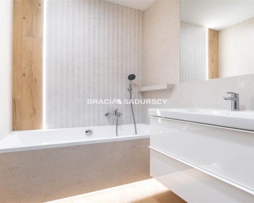 Piękne mieszkanie z widokiem na zieleń w centrum