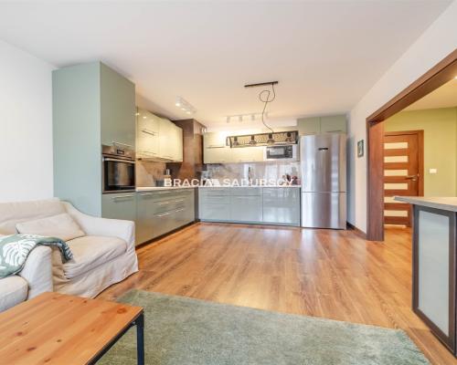 4 pokoje/106m2/ taras 40m2/ 2 łazienki/dla rodzin