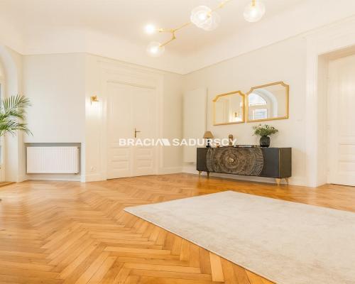 4 pokoje w secesyjnej kamienicy