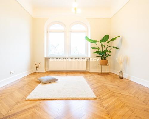 4 pokoje w secesyjnej kamienicy