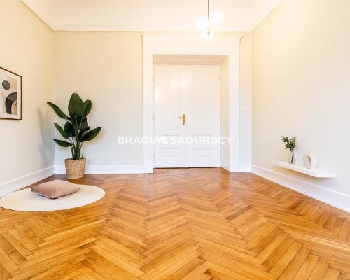 4 pokoje w secesyjnej kamienicy