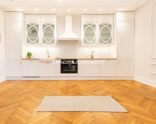 4 pokoje w secesyjnej kamienicy