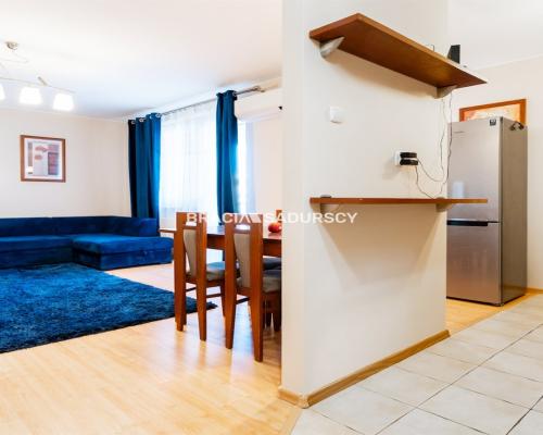 Przestronne mieszkanie / garaż / las / szkoła