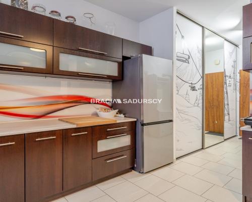 Przestronne i dobrze doświetlone / klimatyzacja