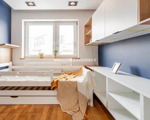 3 pokoje z miejscem postojowym na Ruczaju