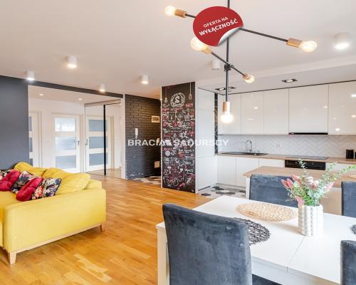 3 pokoje z miejscem postojowym na Ruczaju