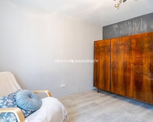 2pok., osoba kuchnia os. Podwawelskie ul. Słomiana