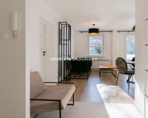 3 pokoje, Prokocim, komunikacja