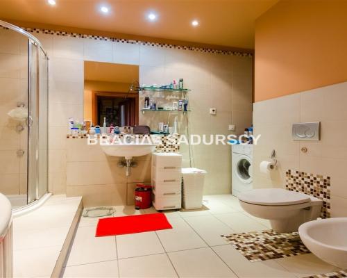 Eleganckie mieszkanie w zabytkowej kamienicy