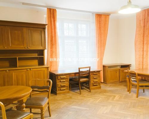 Klimatyczne mieszkanie 80m2 przy Wawelu