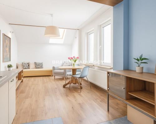 27m2 z piwnicą, klimatyzacją i widokiem na Kopiec