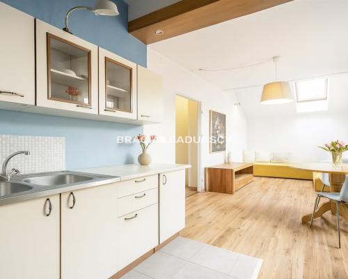 27m2 z piwnicą, klimatyzacją i widokiem na Kopiec