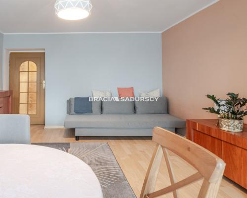 Trzy pokoje z potencjałem inwestycyjnym!