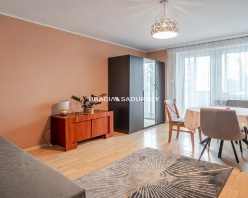 Trzy pokoje z potencjałem inwestycyjnym!