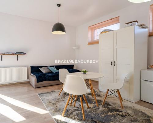 Przytulna kawalerka 21,5 m² z balkonem