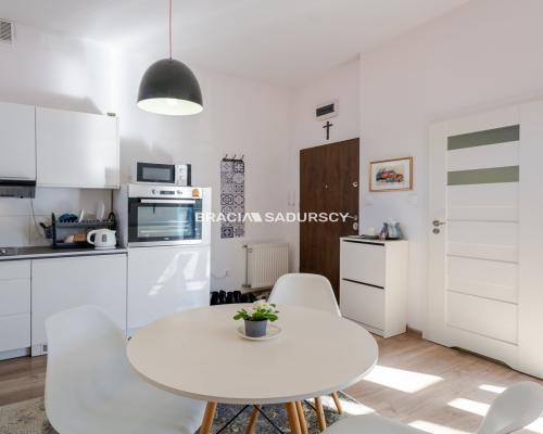 Przytulna kawalerka 21,5 m² z balkonem