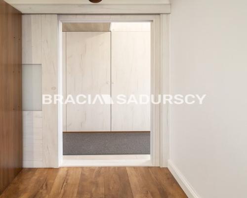 Przestronne 3 pokoje z balkonami i windą