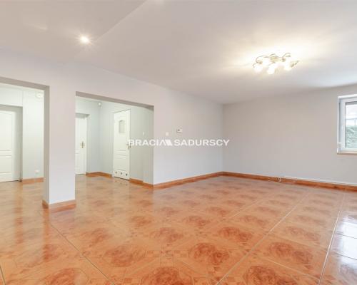 Kameralne 3 pokoje z dużym balkonem