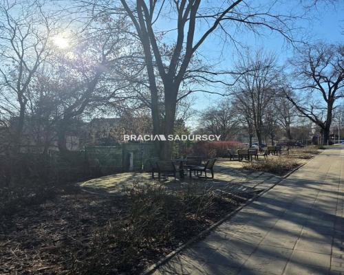 Dwupokojowe jasne mieszkanie w centrum.