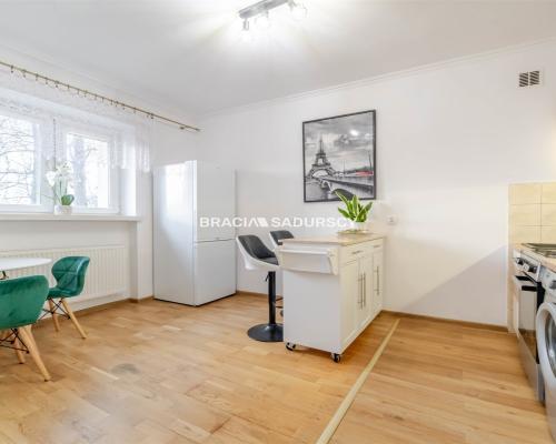 Kawalerka w Łagiewnikach z przestronną kuchnią!