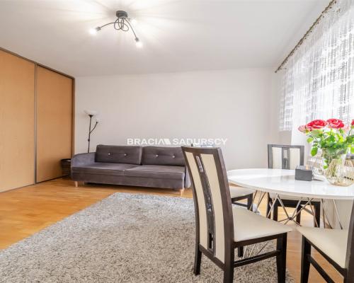 Kawalerka w Łagiewnikach z przestronną kuchnią!