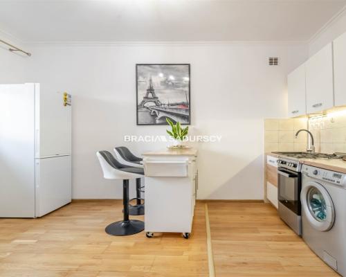 Kawalerka w Łagiewnikach z przestronną kuchnią!