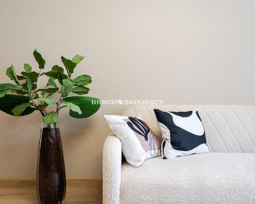 Wygodny nowoczesny apartament w centrum.