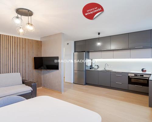 Duże mieszkanie z dwoma balkonami i parkingiem