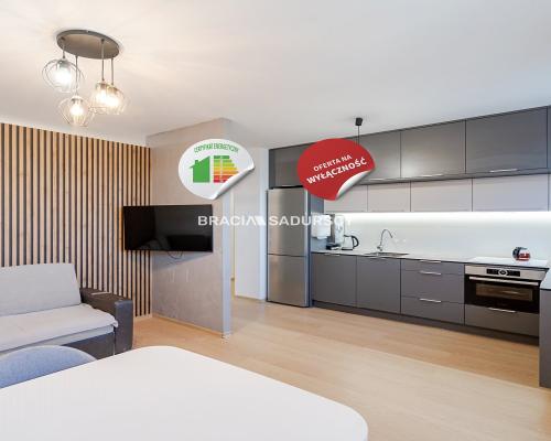 Duże mieszkanie z dwoma balkonami i parkingiem