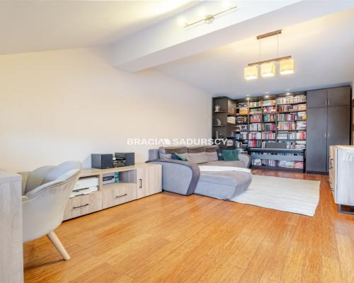 Dwupokojowe mieszkanie na strzeżonym osiedlu