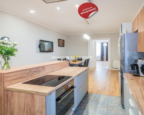 Duże mieszkanie w kamienicy w centrum, po remoncie